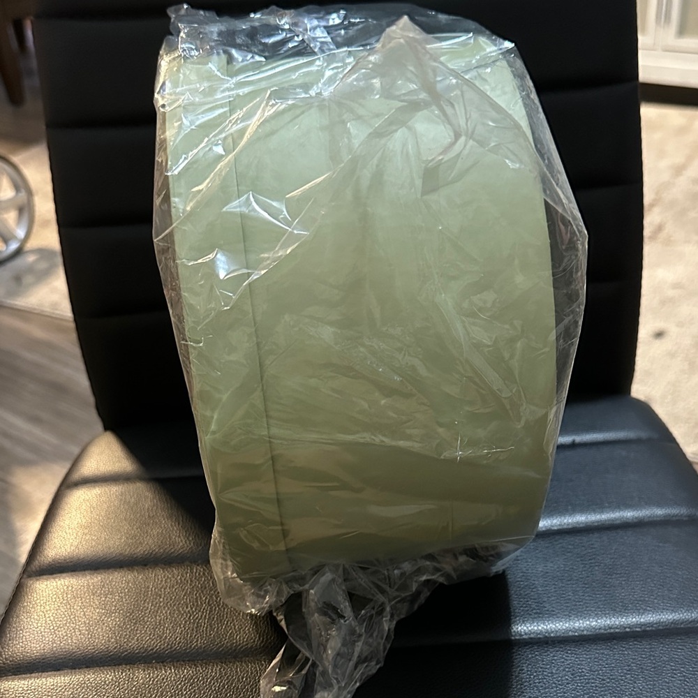 Green Round Container - Picture 4 of 4